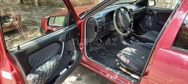 Opel Vectra 1995, 300,000 km - 1.8 l - Zaqatala