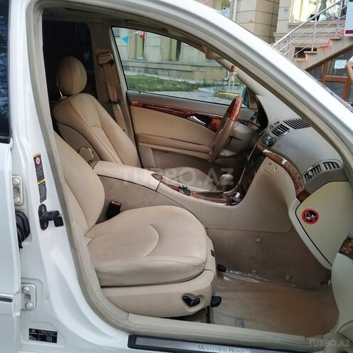 Mercedes E 240 2003, 278,000 km - 2.6 l - Bakı