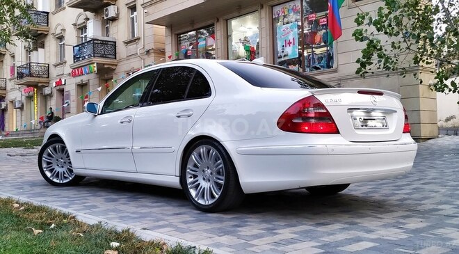 Mercedes E 240 2003, 278,000 km - 2.6 l - Bakı
