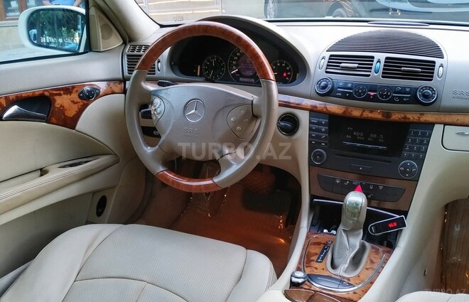 Mercedes E 240 2003, 278,000 km - 2.6 l - Bakı