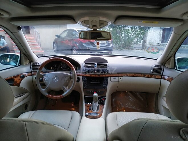 Mercedes E 240 2003, 278,000 km - 2.6 l - Bakı