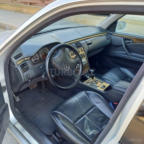 Mercedes E 240 2000, 348,834 km - 2.6 l - Şəmkir