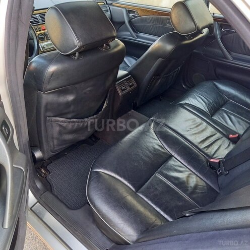 Mercedes E 240 2000, 348,834 km - 2.6 l - Şəmkir