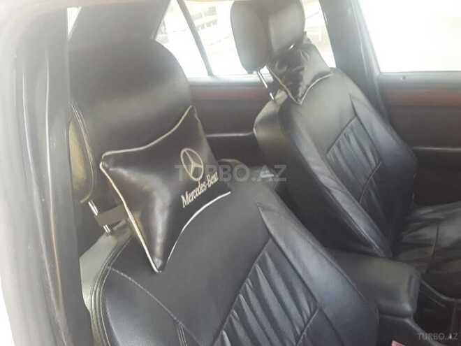 Mercedes E 200 1989, 584,141 km - 2.0 l - Astara