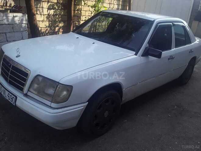 Mercedes E 200 1989, 584,141 km - 2.0 l - Astara