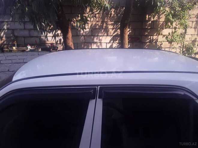 Mercedes E 200 1989, 584,141 km - 2.0 l - Astara