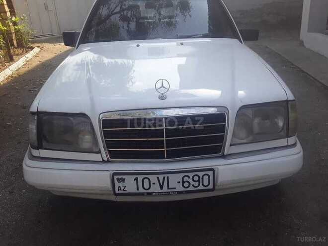 Mercedes E 200 1989, 584,141 km - 2.0 l - Astara