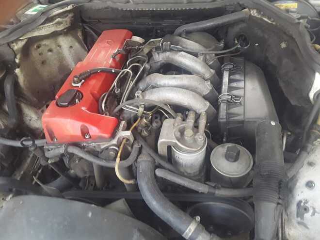 Mercedes E 200 1989, 584,141 km - 2.0 l - Astara