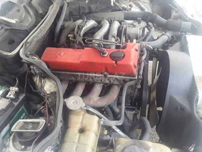 Mercedes E 200 1989, 584,141 km - 2.0 l - Astara