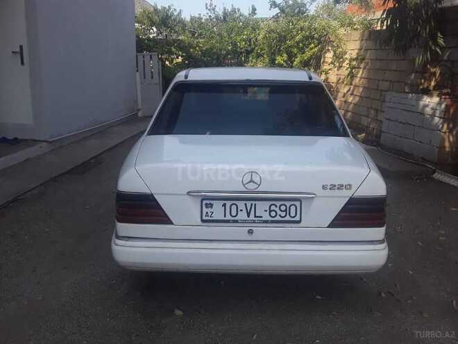Mercedes E 200 1989, 584,141 km - 2.0 l - Astara