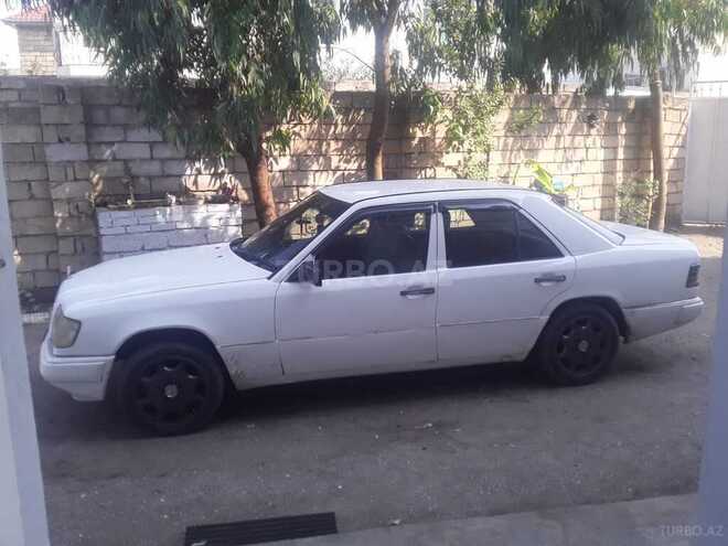 Mercedes E 200 1989, 584,141 km - 2.0 l - Astara
