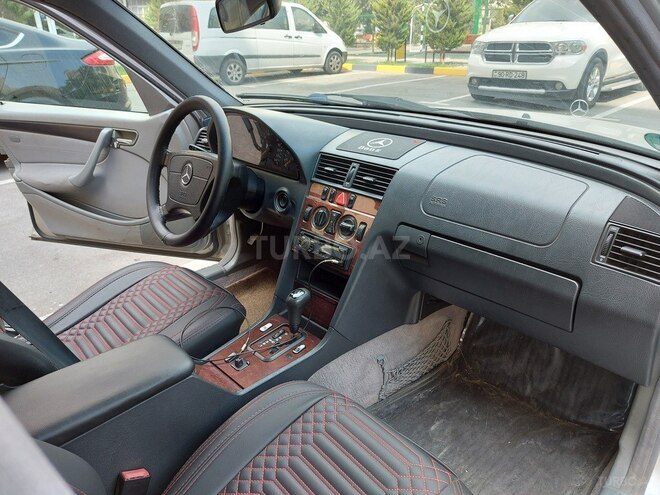 Mercedes C 200 1999, 320,000 km - 2.0 l - Bakı