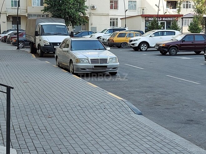 Mercedes C 200 1999, 320,000 km - 2.0 l - Bakı