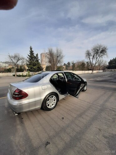 Mercedes E 270 2002, 430,000 km - 2.7 l - Bakı