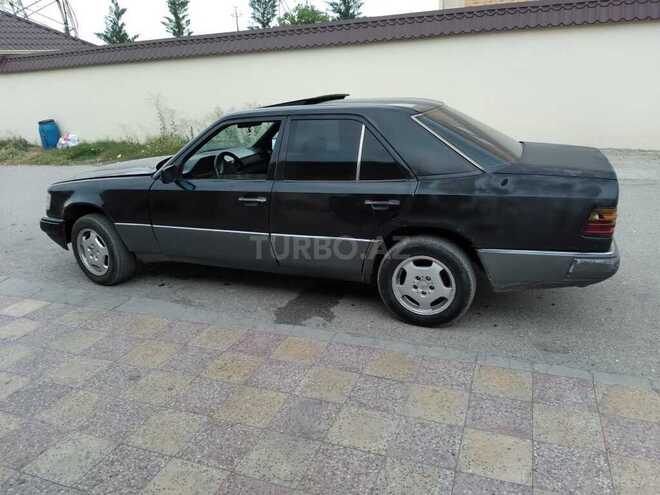 Mercedes E 250 1992, 550,000 km - 0.3 l - Quba