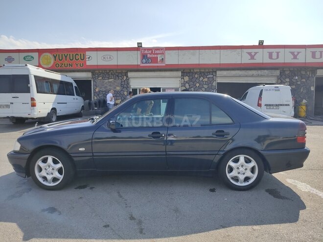 Mercedes C 240 2000, 370,000 km - 2.4 л - Bakı