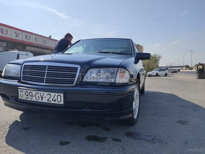 Mercedes C 240 2000, 370,000 km - 2.4 л - Bakı