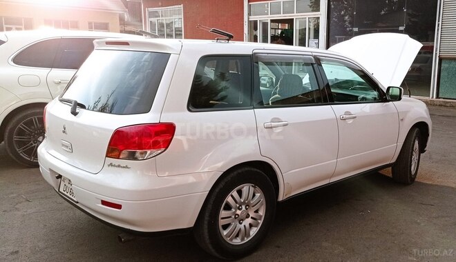 Mitsubishi Airtrek 2001, 210,000 km - 2.0 л - Masallı