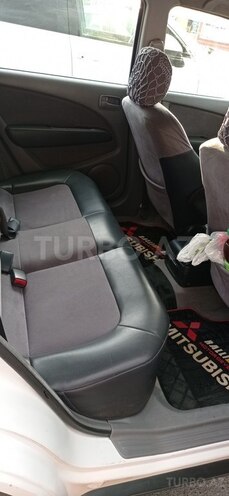 Mitsubishi Airtrek 2001, 210,000 km - 2.0 л - Masallı