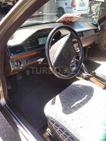 Mercedes E 200 1990, 35,000 km - 0.2 l - Gəncə