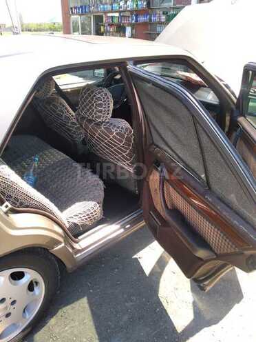 Mercedes E 200 1990, 35,000 km - 0.2 l - Gəncə