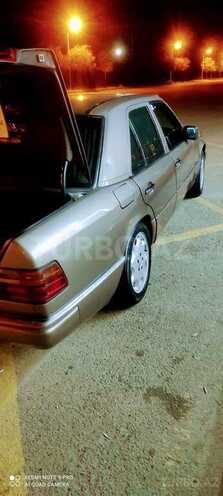 Mercedes E 200 1990, 35,000 km - 0.2 l - Gəncə