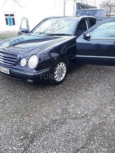 Mercedes E 240 2001, 300,000 km - 2.6 l - Bakı
