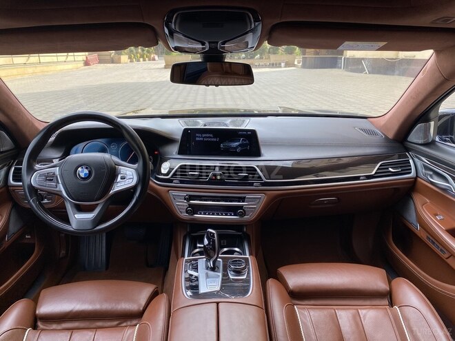 BMW 750 2017, 82,000 km - 4.4 l - Bakı