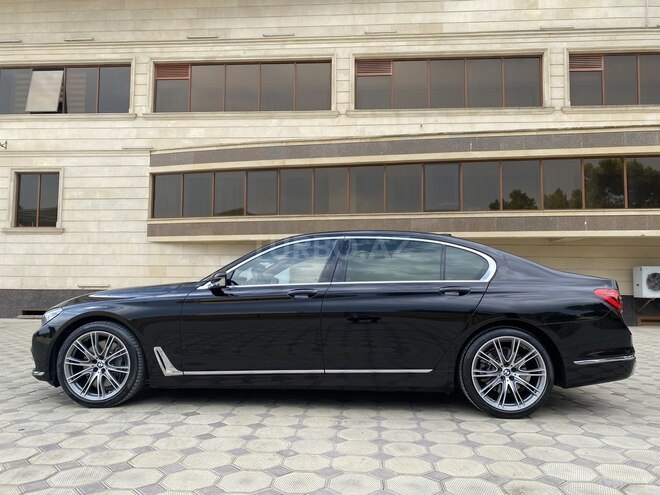 BMW 750 2017, 82,000 km - 4.4 l - Bakı