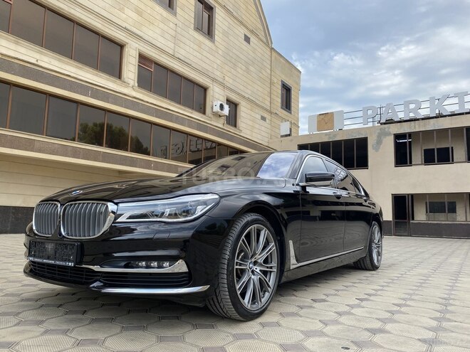 BMW 750 2017, 82,000 km - 4.4 l - Bakı