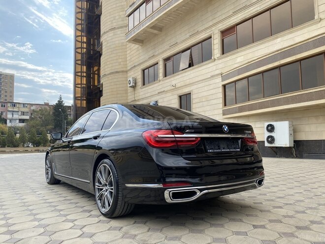 BMW 750 2017, 82,000 km - 4.4 l - Bakı