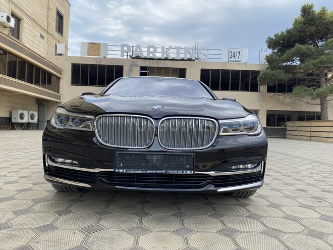 BMW 750 2017, 82,000 km - 4.4 l - Bakı