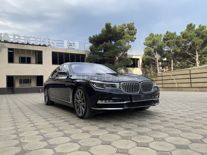 BMW 750 2017, 82,000 km - 4.4 l - Bakı