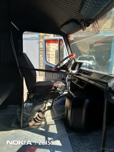 Mercedes 208 D 1990, 275,000 km - 2.3 l - Sumqayıt