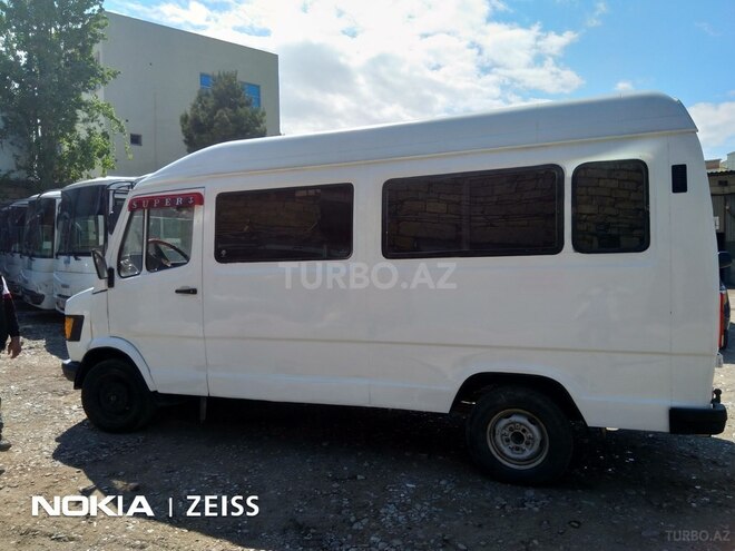 Mercedes 208 D 1990, 275,000 km - 2.3 l - Sumqayıt
