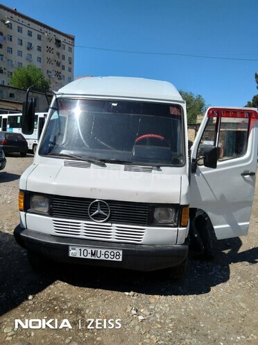 Mercedes 208 D 1990, 275,000 km - 2.3 l - Sumqayıt
