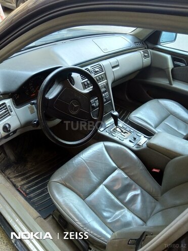 Mercedes E 300 1998, 200,000 km - 3.0 l - Bakı