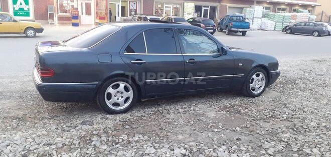 Mercedes E 230 1996, 280,000 km - 2.3 l - Bakı