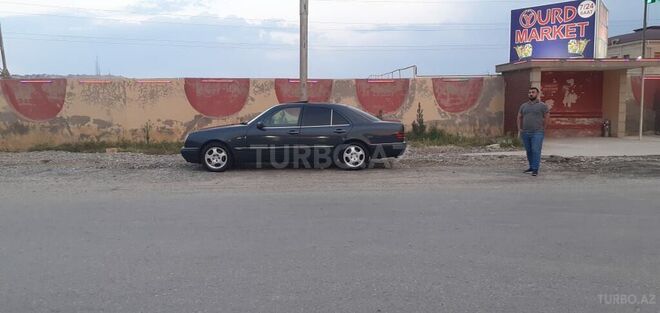 Mercedes E 230 1996, 280,000 km - 2.3 l - Bakı