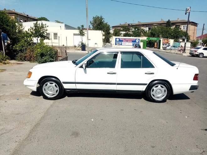 Mercedes E 200 1987, 53,241 km - 0.2 l - Bakı