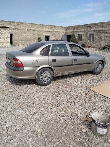 Opel Vectra 1996, 400,000 km - 1.6 l - Sumqayıt