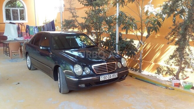 Mercedes E 240 2001, 218,460 km - 2.4 л - Bakı