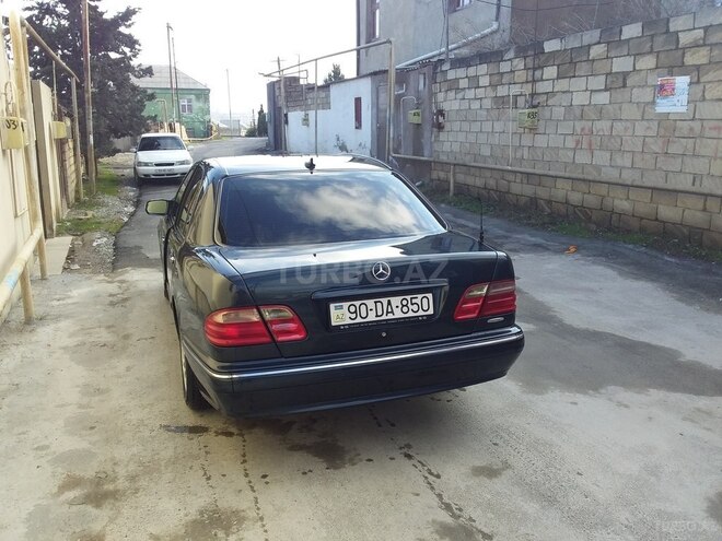 Mercedes E 240 2001, 218,460 km - 2.4 л - Bakı