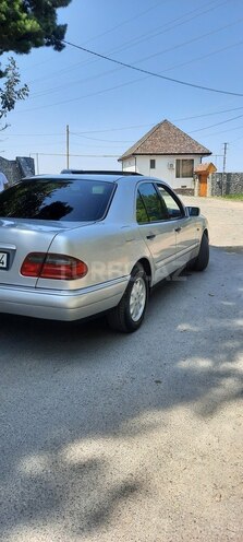 Mercedes E 230 1997, 322,000 km - 2.3 л - Şəki