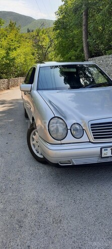 Mercedes E 230 1997, 322,000 km - 2.3 л - Şəki