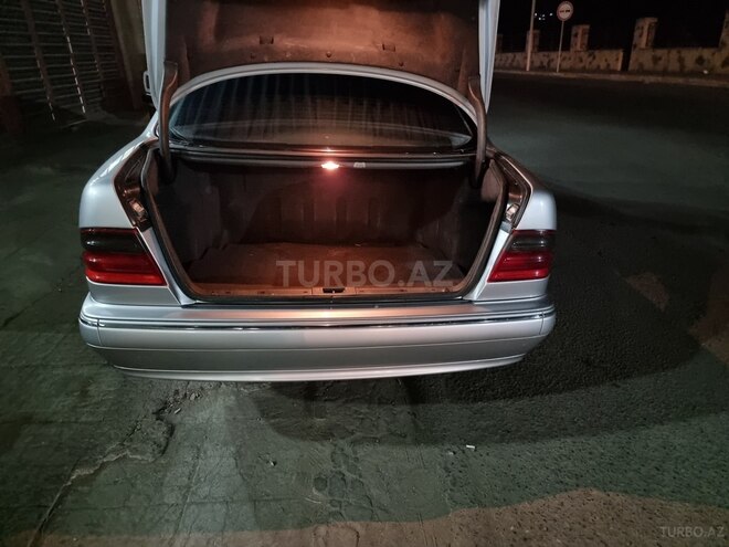 Mercedes E 220 1999, 306,583 km - 2.2 l - Bakı