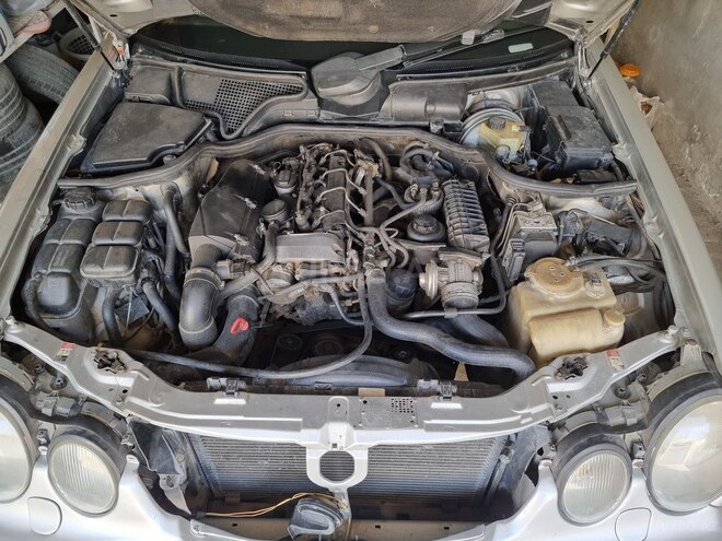 Mercedes E 220 1999, 306,583 km - 2.2 l - Bakı