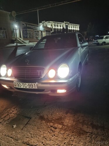 Mercedes E 220 1999, 306,583 km - 2.2 l - Bakı