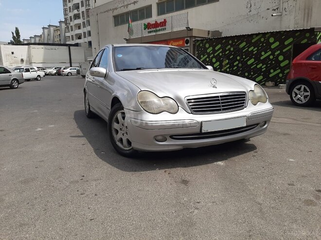 Mercedes C 220 2001, 365,000 km - 2.2 л - Bakı