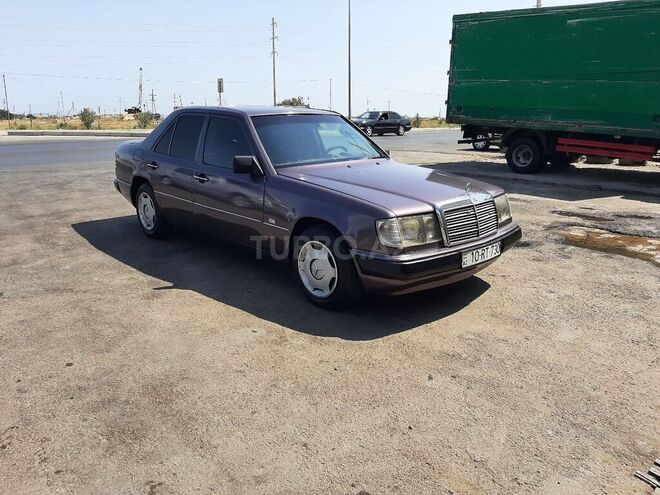 Mercedes E 250 1992, 250,000 km - 2.5 l - Bakı